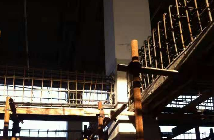果洛一厂房梁柱截面加大施工